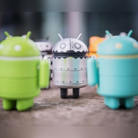 Sicherheitsrisiken beim Datenumzug: Schwachstellen in Transfer-Apps könnten Unbefugten den Zugriff auf private Smartphone-Daten ermöglichen. (Foto: Arne Immanuel Baensch/dpa-tmn)