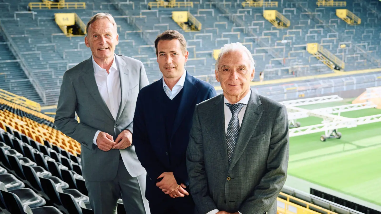 Hans-Joachim Watzke (l) erhält beim Kampf um das Präsidenten-Amt beim BVB Konkurrenz vom Amtsinhaber Reinhold Lunow (r) (Foto: Bernd Thissen/dpa)