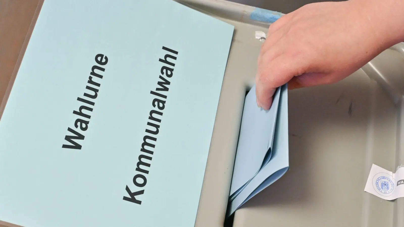 Die Kommunalwahlen in Bayern sollen am 8. März 2026 stattfinden - Friedberg bekommt dann mehr Stadträte. (Symbolbild)  (Foto: Patrick Pleul/dpa)