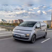 Jetzt auch elektrisch: Hyundai bietet den Staria mit Elektroantrieb ab 57.450 Euro an. (Foto: Hyundai/dpa-tmn)