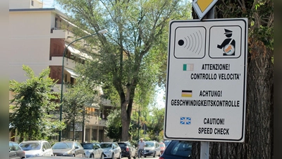 Urlaub vorbei, Bußgeld da: Verkehrsverstöße im Ausland können teuer werden – und auch zu Hause Folgen haben. (Foto: picture alliance / ZB)