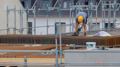 Die Stimmung im Wohnungsbau ist so gut wie seit drei Jahren nicht mehr - und doch vergleichsweise schlecht. (Archivbild) (Foto: Rolf Vennenbernd/dpa)