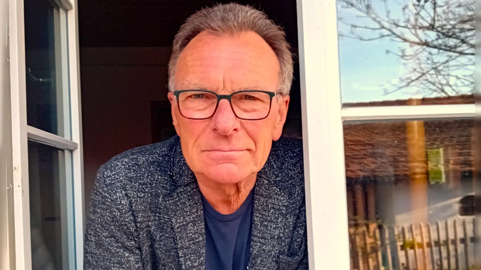 Manfred Kern erklärt seine autobiografischen Reihe für beendet. Worauf er in die Zukunft blickt, weiß er noch nicht. (Foto: Erna Rank-Kern)