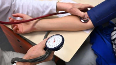 Fast die Hälfte der Gesundheitsausgaben entfiel 2024 auf ambulante Einrichtungen wie Arztpraxen. (Symbolbild) (Foto: Bernd Weißbrod/dpa)