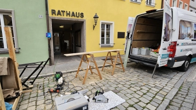 Noch gehen hier Handwerkerinnen und Handwerker ein und aus. Doch die Renovierung des Rathauses in Leutershausen ist so gut wie beendet. (Foto: Wolfgang Grebenhof)
