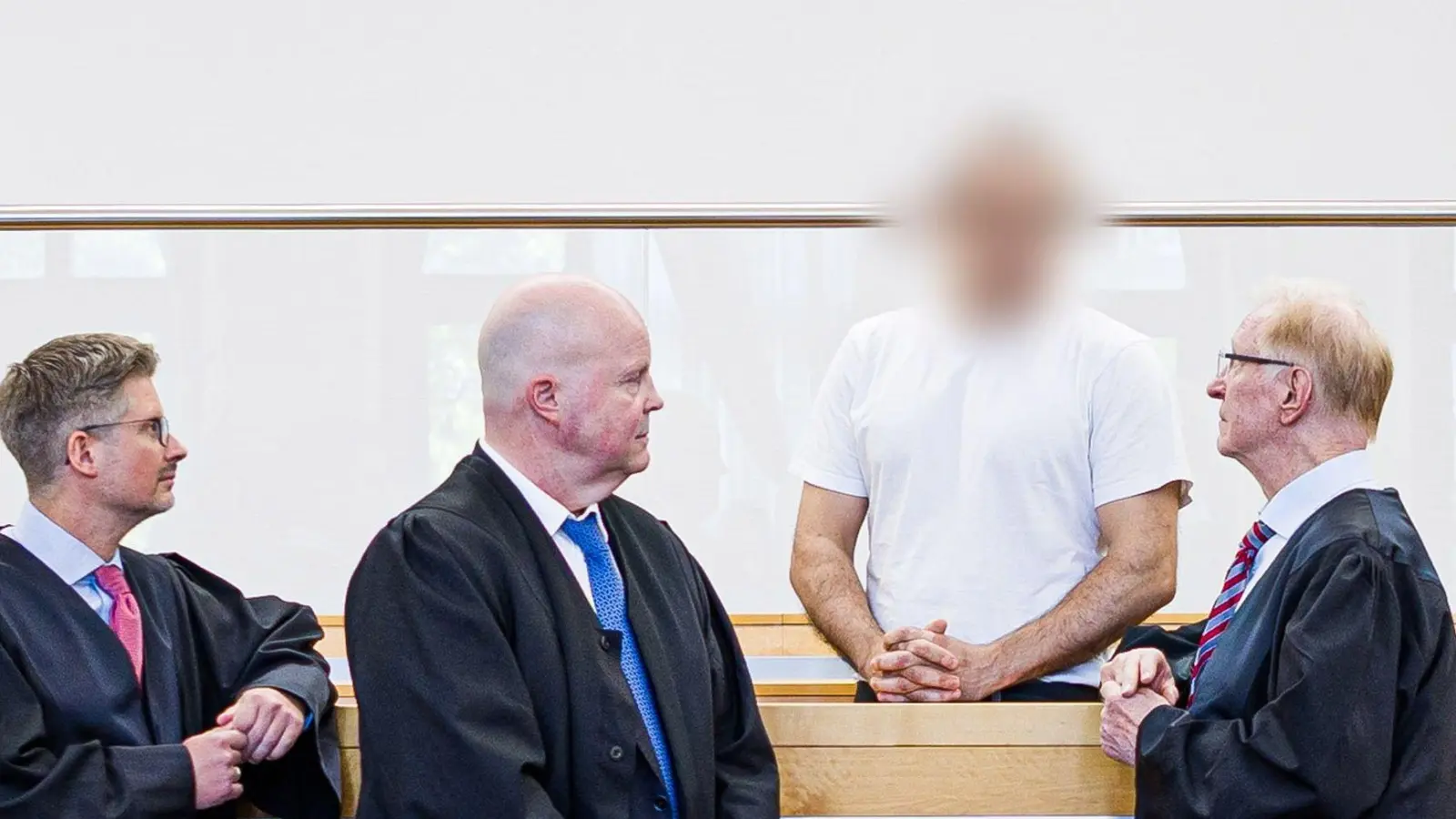Ein Arzt der Medizinischen Hochschule soll zwei Patienten getötet und es in einem Fall versucht haben. (Foto: Moritz Frankenberg/dpa)