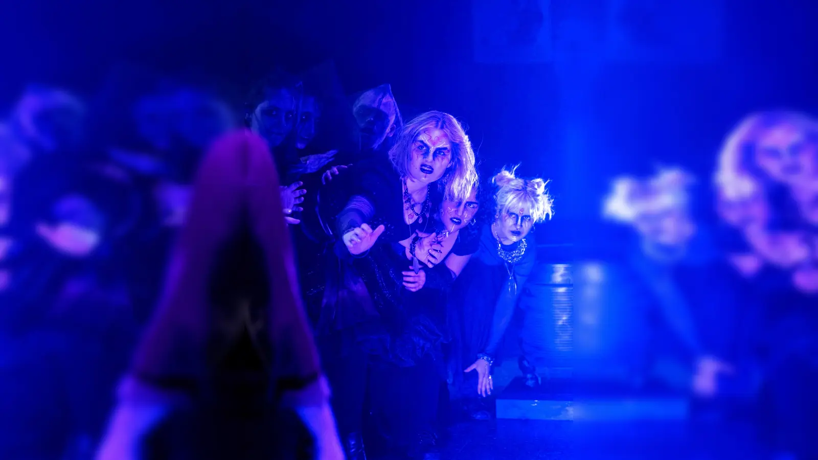 Bei den Hexen: Macbeth nach seiner Krönung. (Foto: Jannic Hofmuth)