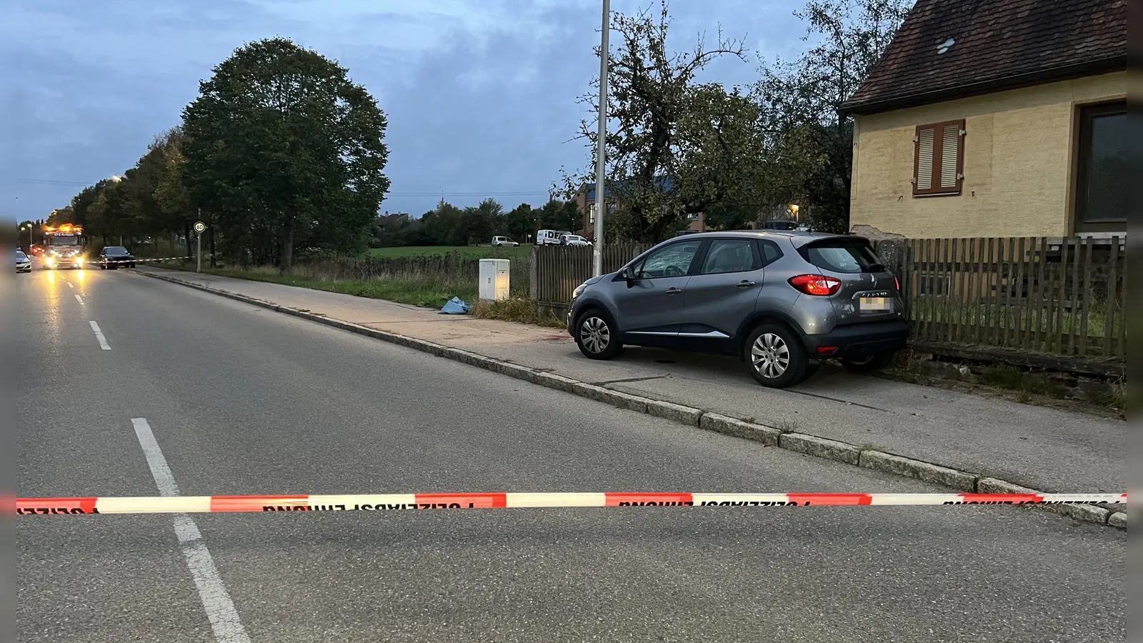 Auf dem Gehweg an der Schalkhäuser Landstraße hatte der 47-Jährige sein Opfer frontal von hinten umgefahren und dann mit mindestens 17 Messerstichen attackiert. Seine Verteidigerin forderte dafür nur eine Bewährungsstrafe. (Foto: News5/Pascal Höfig)