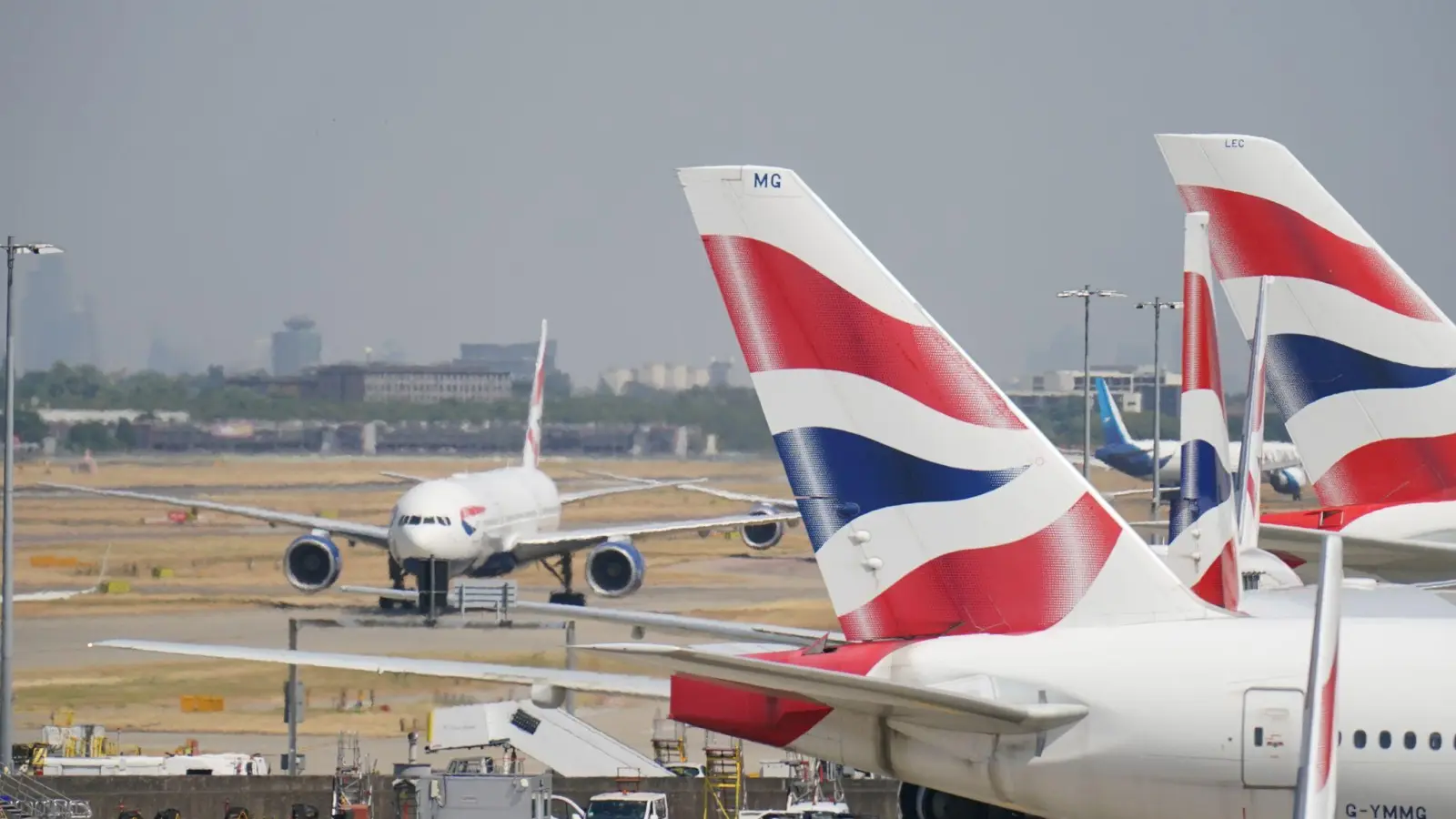 Der Flughafen Heathrow ist von technischen Problemen betroffen. (Foto: Jonathan Brady/PA Wire/dpa)