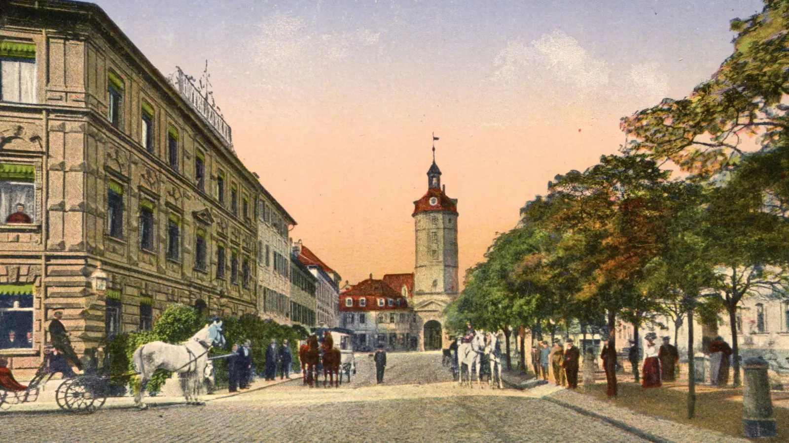 Im sehr eleganten Hotel Zirkel (links) wird im Februar 1926 groß gefeiert. Nur gut betuchte Gäste kommen. Diese Postkarte ist einige Jahre älter, sie stammt von 1912. (Repro: Sammlung Martin Schuster)