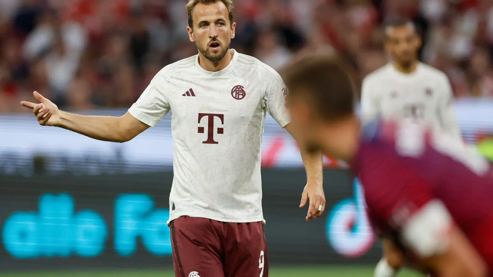 Startete mit einer Niederlage beim FC Bayern: Harry Kane. (Foto: Daniel Löb/dpa)