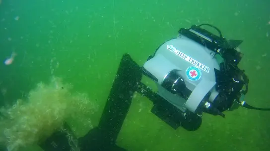 Eine Unterwasser-Drohne der bayerischen Wasserwacht (AG Technische Suche und Ortung) im Einsatz. (Foto: -/Bayerisches Rotes Kreuz/dpa/Archivbild)