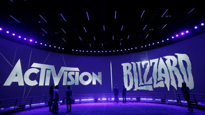 Microsoft und Activision Blizzard planen den bisher größten Deal in der Spielebranche. (Foto: Jae C. Hong/AP/dpa)