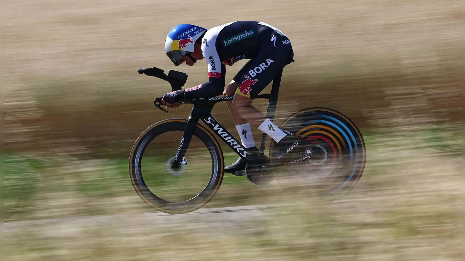 Florian Lipowitz ist bei der Dauphiné-Rundfahrt nun schon Gesamtzweiter. (Foto: Anne-Christine Poujoulat/AFP/dpa)