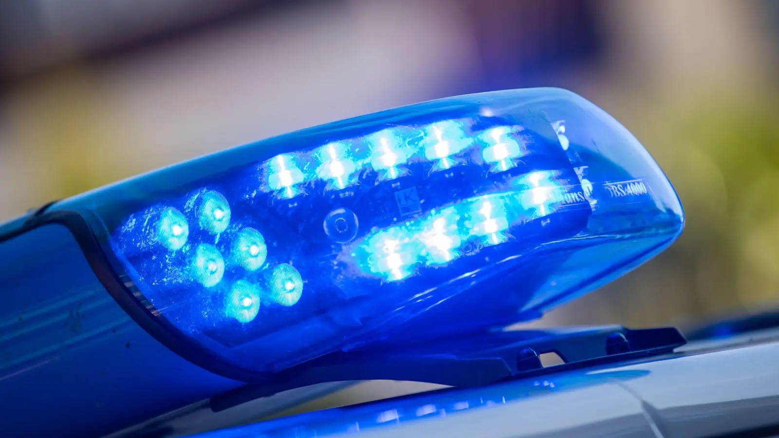 Die Polizei ermittelt unter anderem wegen Körperverletzung, Gefährdung des Straßenverkehrs und Fahrens ohne Fahrerlaubnis. (Symbolbild) (Foto: Lino Mirgeler/dpa)