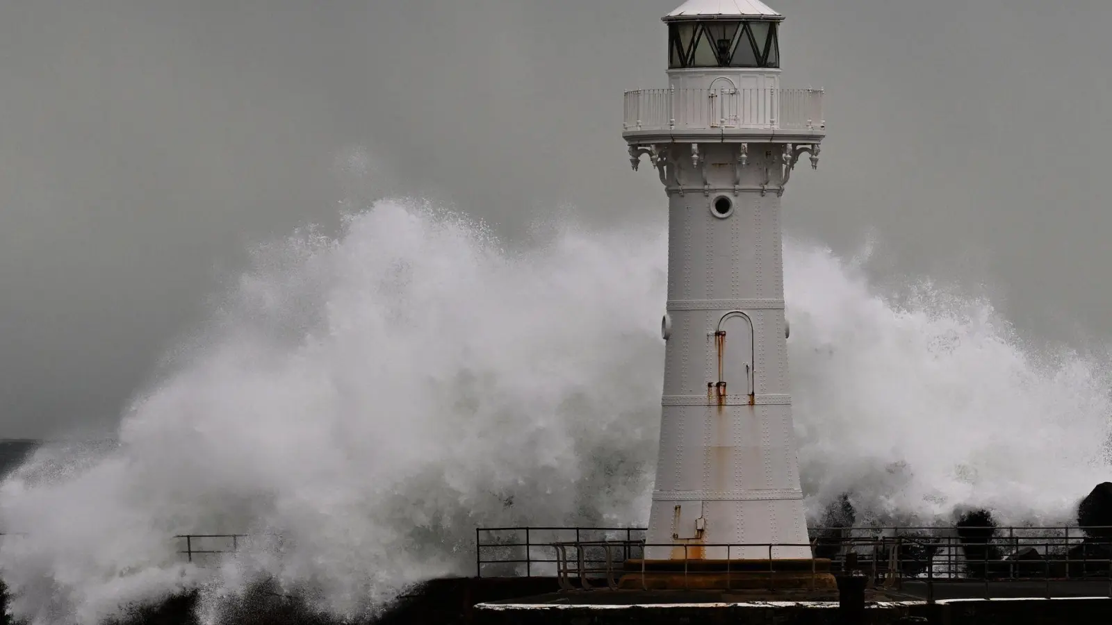 Der „Bomben-Zyklon“ hat an der Ostküste Australiens Chaos ausgelöst. (Foto: Dean Lewins/AAP/dpa)