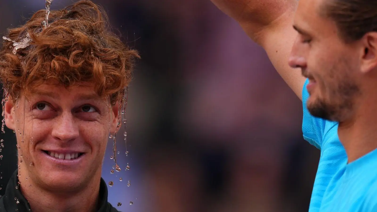 Zverev begießt Sinner mit Champagner.  (Foto: Manu Fernandez/AP/dpa)