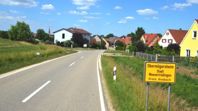 In einem Gesamtpaket will die Stadt Wassertrüdingen den Glasfaserausbau in denjenigen Ortsteilen angehen, die bislang nicht berücksichtigt wurden. Profitieren werden dabei unter anderem die Haushalte in Obermögersheim.  (Foto: Peter Tippl)