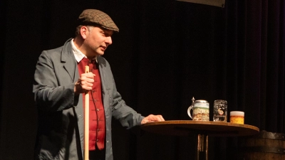 Auf den Hausmeister Schorsch mussten die Besucher bis zur Zugabe warten. (Foto: Evi Lemberger)