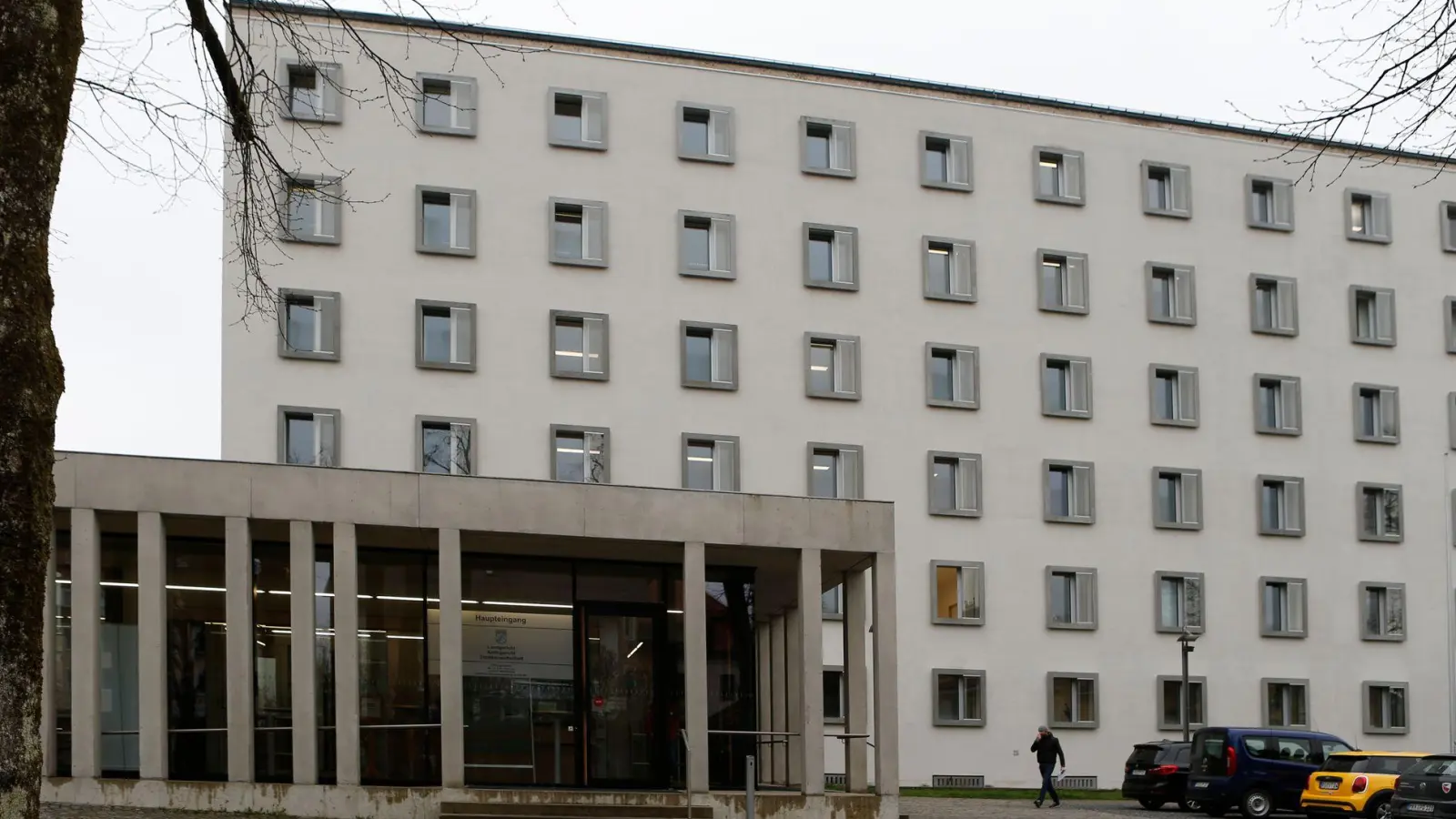 Ein Urteil des Landgerichts Traunstein wegen einer Säureattacke aus Eifersucht ist rechtskräftig. (Symbolbild)  (Foto: Uwe Lein/dpa)