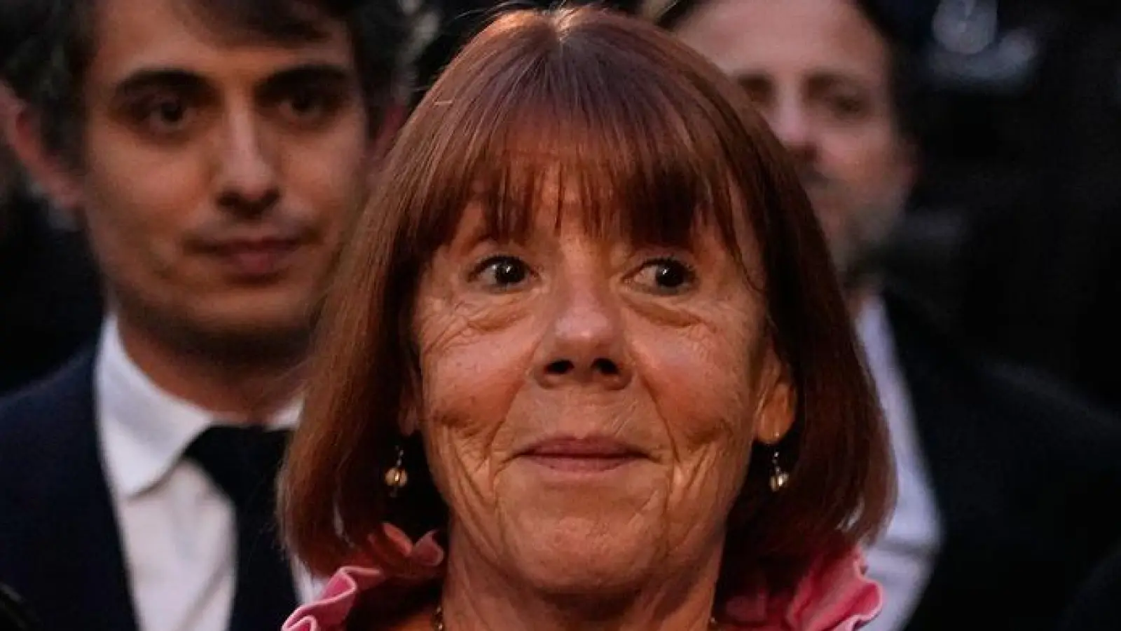 Pelicot beschreibt in ihren Memoiren, wie ihr Leben verlief und wie sie nach den jahrelangen Übergriffen ihres Mannes zurück in eine Normalität fand. (Archivbild) (Foto: Lewis Joly/AP/dpa)