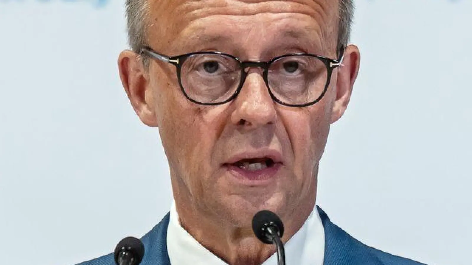 Muss versuchen, die Reihen zu schließen: Kanzler Friedrich Merz (CDU). (Foto: Michael Kappeler/dpa)