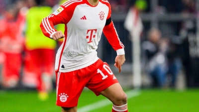 Hat Probleme mit der Patellasehne am Knie: Bayerns Leroy Sane. (Foto: Tom Weller/dpa)