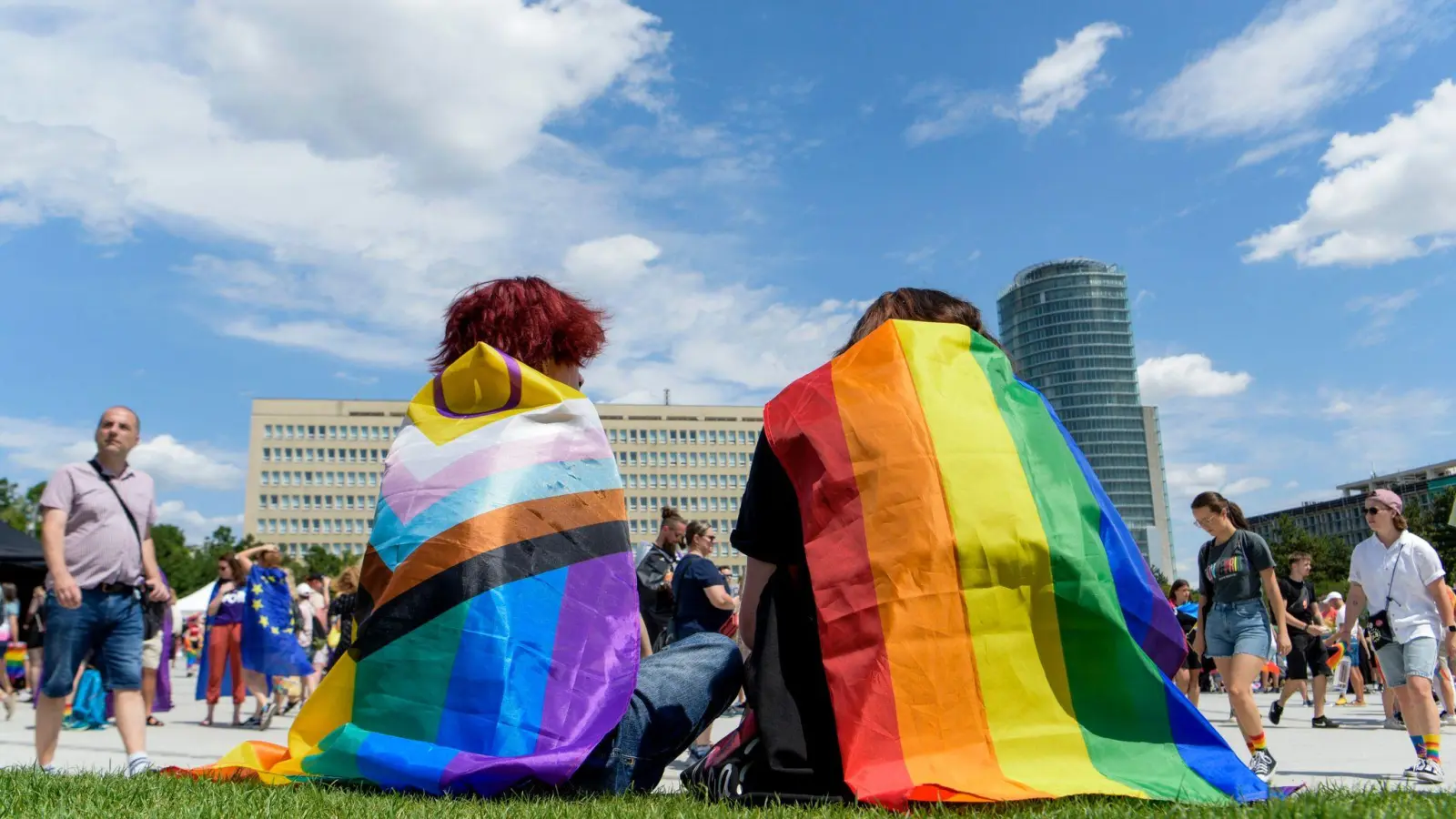 Teilnehmer der Pride-Parade in Bratislava. (Foto: Pavol Zachar/TASR/dpa)