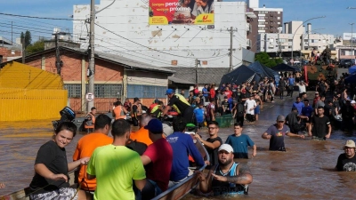 Von dem Hochwasser in Brasilien sind nach offiziellen Angaben etwa 850.000 Einwohner in 340 Ortschaften des Bundesstaates Rio Grande do Sul betroffen. (Foto: Andre Penner/AP)