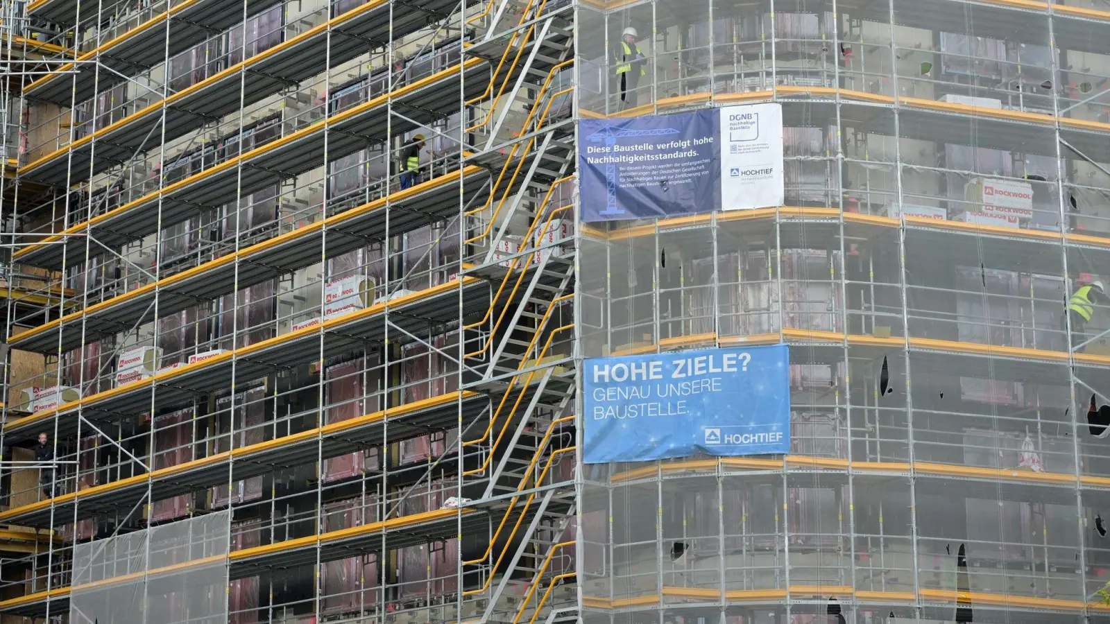 Der Hochbau hat sich im August erholt. Die Unternehmen sammelten mehr Aufträge ein.  (Foto: Malin Wunderlich/dpa)