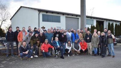 Rund 50 Steinmetze hatten sich auf Einladung von Dieter Schönleben in Neuziegenrück getroffen. Viele hatte sich schon Jahrzehnte nicht mehr gesehen und genossen das Miteinander. (Foto: Ute Niephaus)