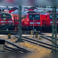 Die Sanierung der Bahnstrecke München–Rosenheim soll in mehreren Etappen stattfinden. (Symbolbild) (Foto: Peter Kneffel/dpa)