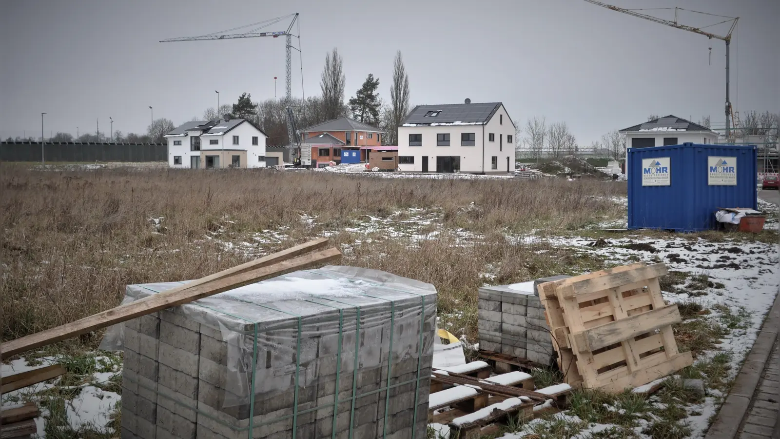 Der nächste Abschnitt kann bebaut werden: Diese Brachfläche im Neubaugebiet Kienberg II möchte die Stadt vermarkten. Doch das Interesse ist stark zurückgegangen. (Foto: Wolfgang Grebenhof)