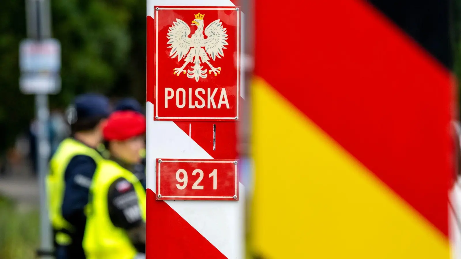 Die polnischen Kontrollen an der Grenze zu Deutschland werden bis zum 4. April verlängert. (Archivbild) (Foto: Stefan Sauer/dpa)