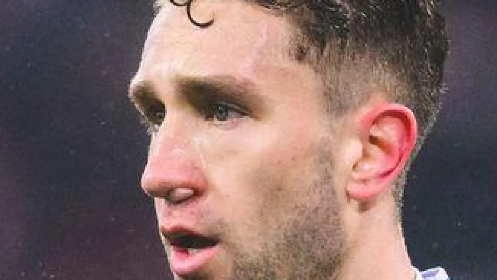 Arthur Chaves soll die Augsburger Abwehr verstärken. (Foto: Tom Weller/dpa)