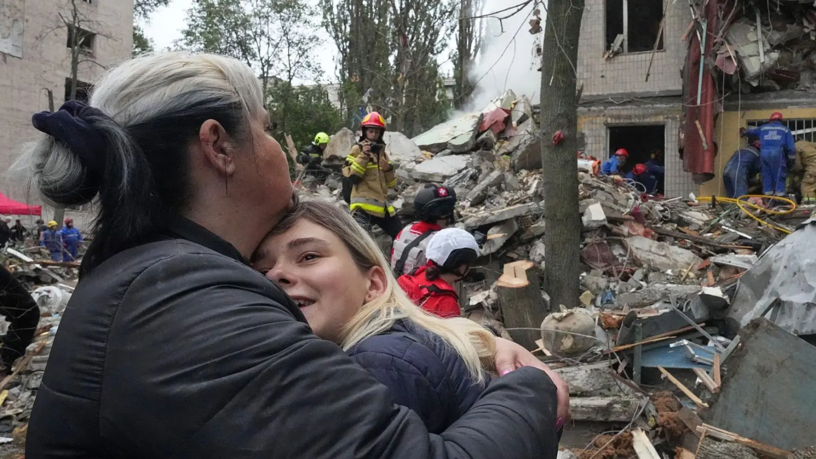 Die ukrainische Haupstadt Kiew ist regelmäßig Ziel russischer Luftangriffe mit Drohnen und Raketen. (Foto: Efrem Lukatsky/AP/dpa)