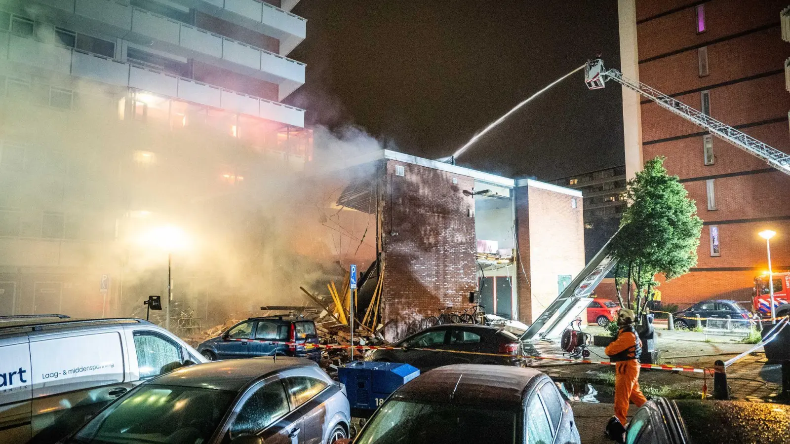 400 Anwohner mussten nach der heftigen Explosion ihre Wohnungen verlassen. (Foto: Josh Walet/ANP/dpa)
