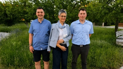 Tim Schnaubelt (links) und Michael Seybold (rechts) wurden als Vertreter von Bürgermeisterin Elisabeth Stammler gewählt. Die Rathauschefin leitete die konstituierte Sitzung nach einem Fahrradunfall leicht gehandicapt. (Foto: Tina Uhl)