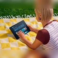 Googles Android ersetzt Fire OS: Amazons neue Alexa Tablets beziehen ihre Apps direkt aus Googles Play Store. (Foto: Amazon/dpa-tmn)