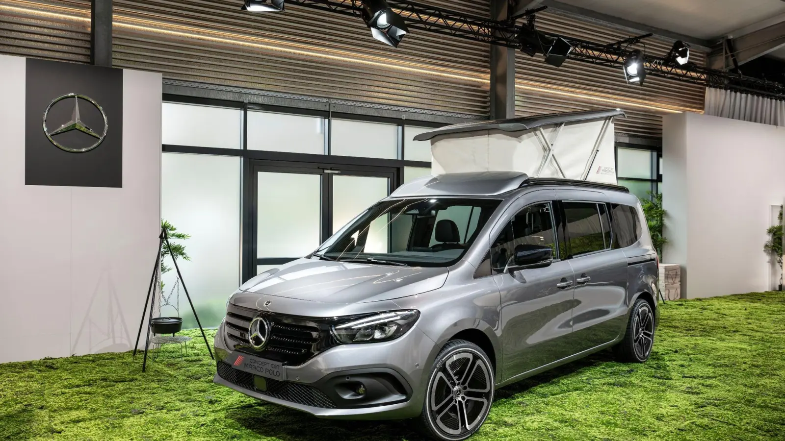 Parkt sich schon mal warm: Noch ist das Concept EQT Marco Polo eine Studie, die Mercedes aber im kommenden Jahr auf die Straße und die Campingplätze bringen will. (Foto: Mercedes-Benz AG/dpa-tmn)
