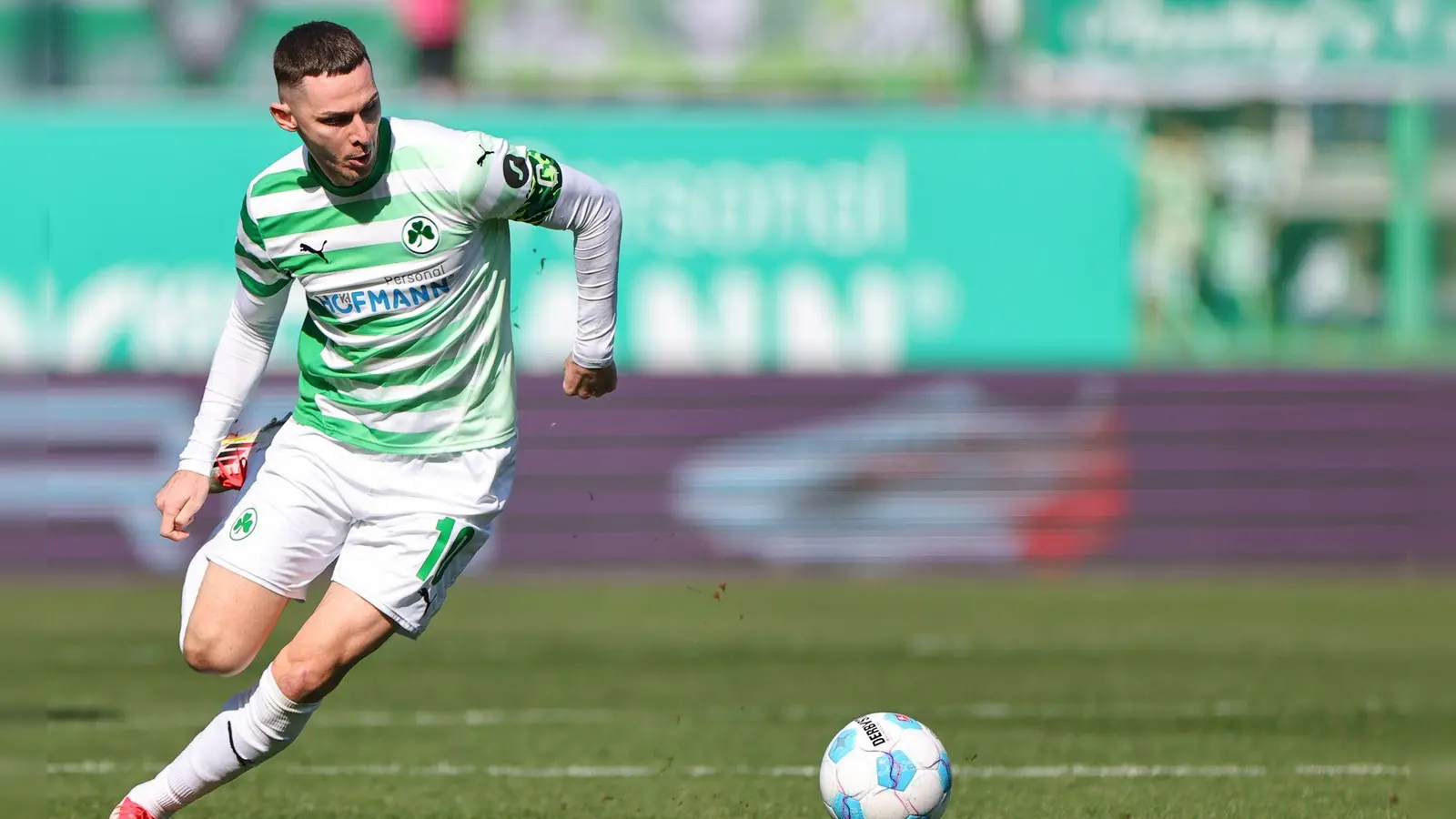 Fürths Kapitän Branimir Hrgota erzielte gegen Union Berlin den 1:0-Siegtreffer. (Foto: Daniel Karmann/dpa)