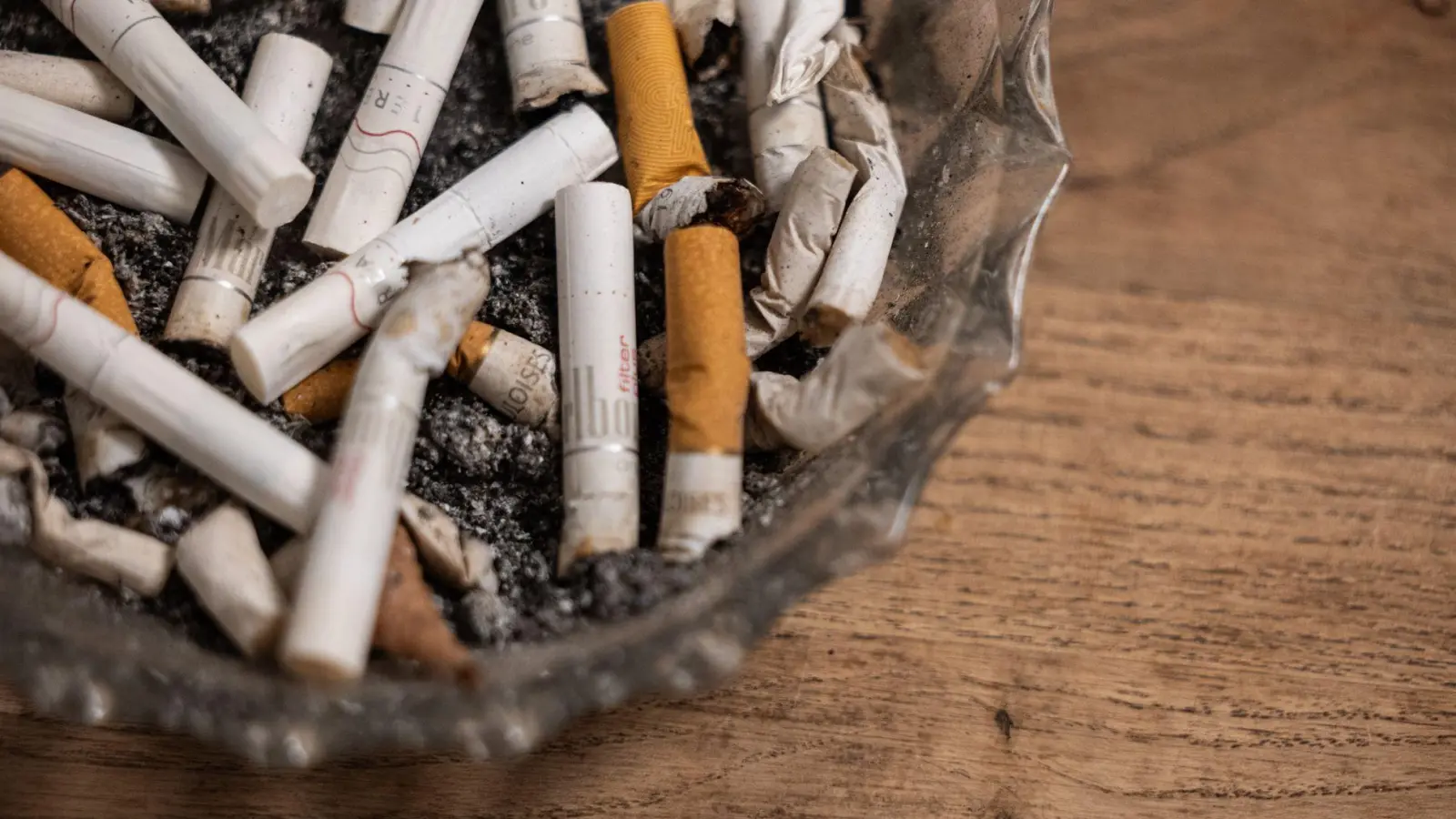 Das Angebot können auch Ex-Raucher in Anspruch nehmen (Symbolbild). (Foto: Hannes P. Albert/dpa)