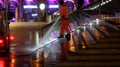 Wer im Schicht- oder Nachtdienst tätig ist, lebt gegen seine innere Uhr. (Foto: Henning Kaiser/dpa/dpa-tmn)