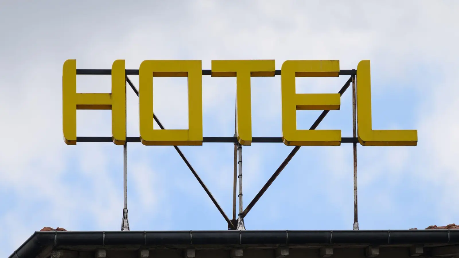 Anfrage ist nicht gleich Angebot: Hotels müssen zwischen unverbindlichen Kapazitätsanfragen und rechtlich bindenden Buchungsangeboten unterscheiden. (Foto: Robert Michael/dpa)