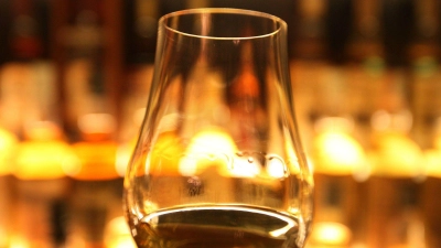 Ein Whisky-Club aus Schottland hat einen Rekord aufgestellt - und zwar online. (Foto: David Cheskin/Press Association/dpa)