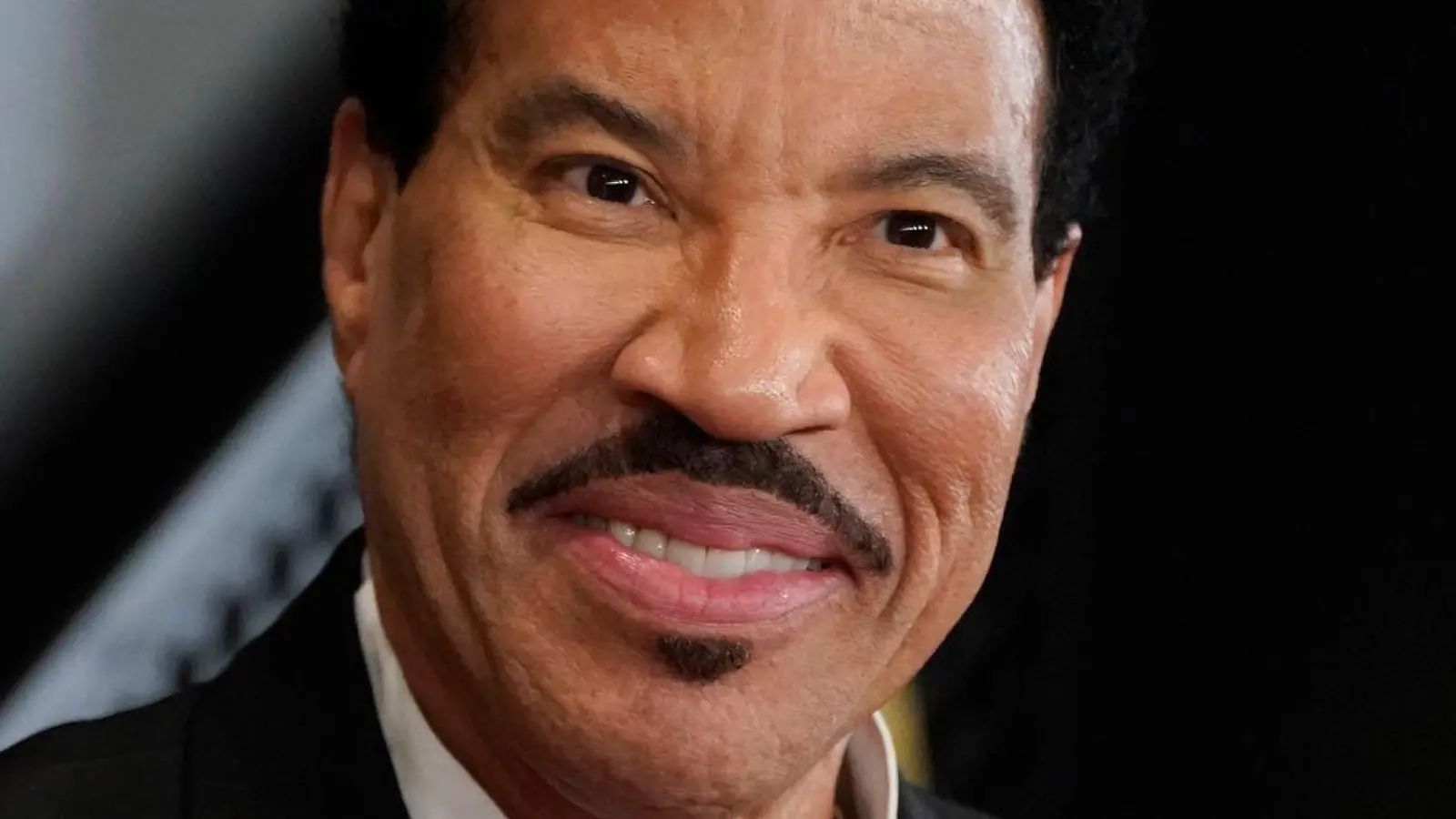 „Madonna sah aus wie Madonna. Prince wie Prince. Und Michael Jackson wie Michael Jackson. Sie waren keine Darsteller, sie waren das, was sie waren“, sagt Lionel Richie über die 80er Jahre. (Foto: Jordan Strauss/Invision/AP/dpa)