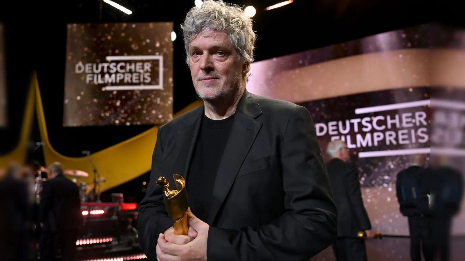Der Film „Sterben“ von Regisseur Matthias Glasner ist mit der Lola in Gold ausgezeichnet worden. (Foto: Sebastian Christoph Gollnow/dpa)