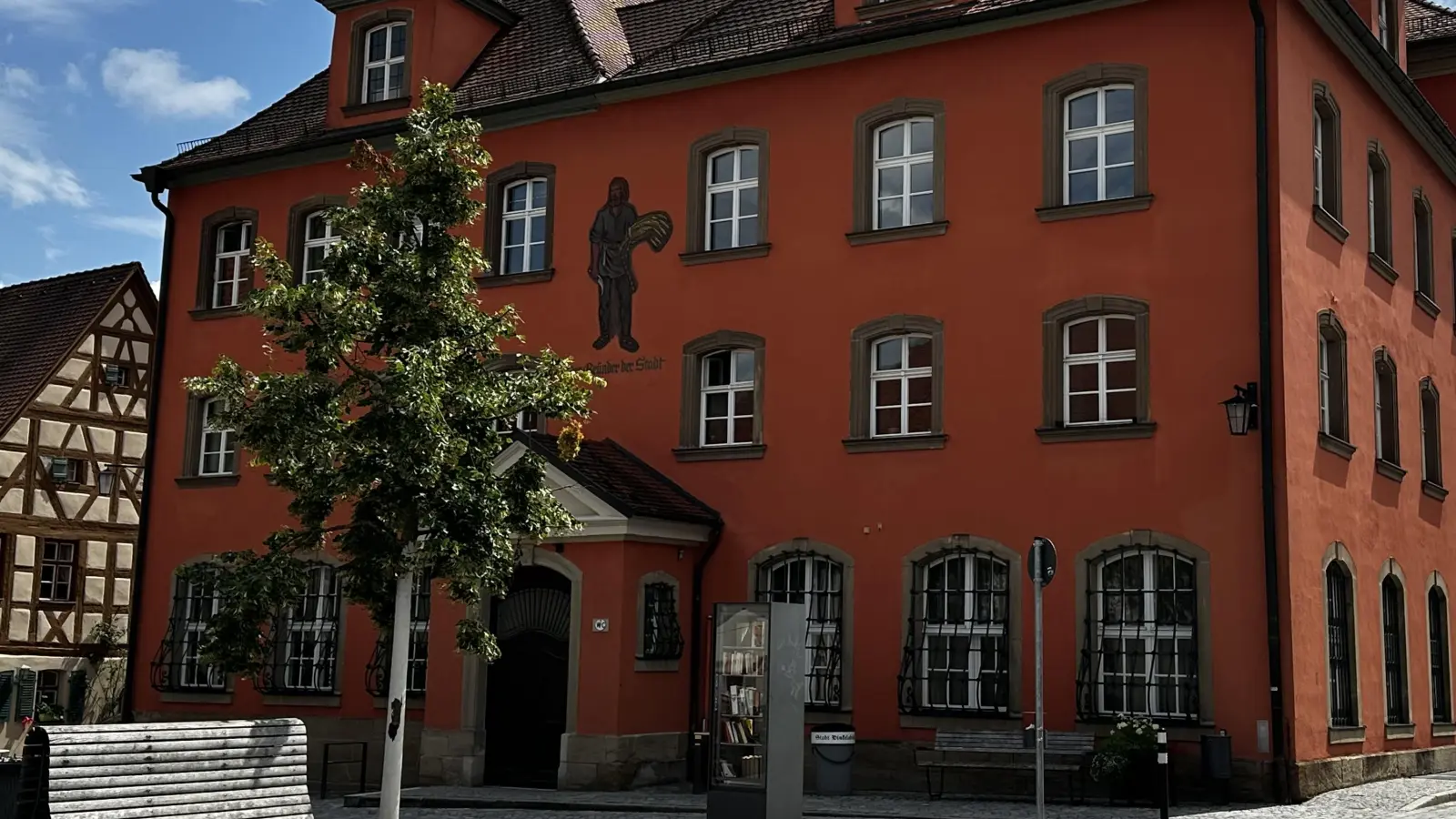 Im Dinkelsbühler Rathaus tagen der Stadtrat und seine Ausschüsse. Wie deren künftige Besetzung ist, wurde in der konstituierenden Sitzung beschlossen. (Foto: Martina Haas)