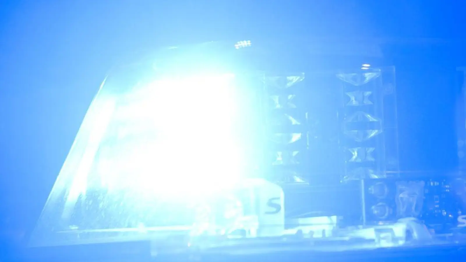 Das Gebiet um die Fundstelle wird weiträumig abgesperrt. (Symbolbild) (Foto: Julian Stratenschulte/dpa)