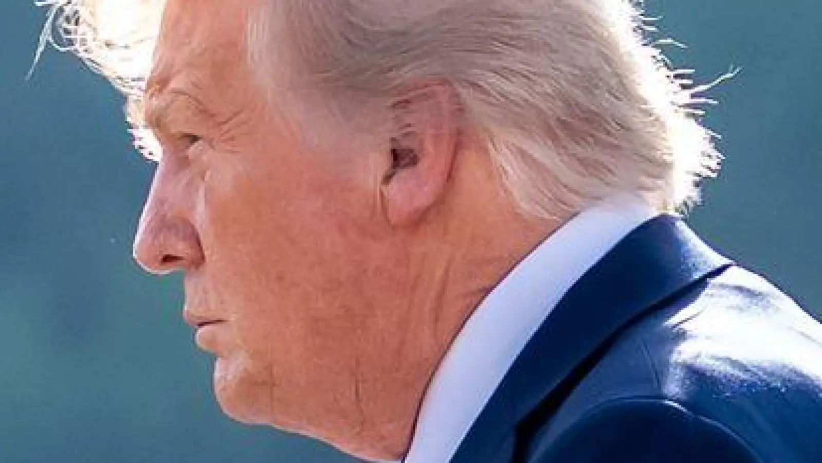 Trump hat mit seiner Abreise den G7-Gipfel völlig durcheinandergewirbelt.  (Foto: Michael Kappeler/dpa-Pool/dpa)